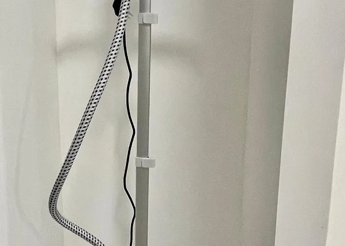 Charming Unit Across Us Embassy Appartement