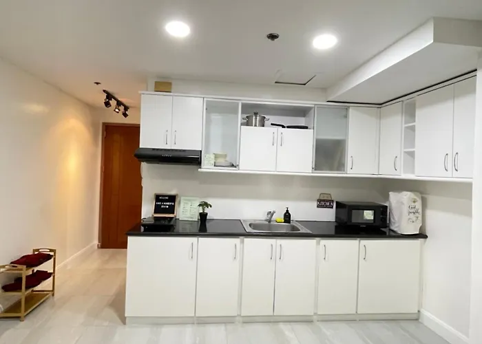Charming Unit Across Us Embassy Appartement *